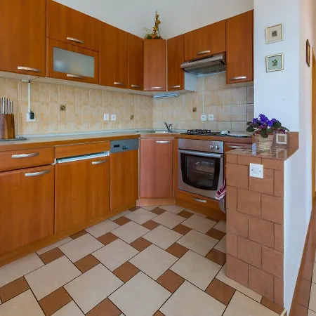 Ani Apartment *